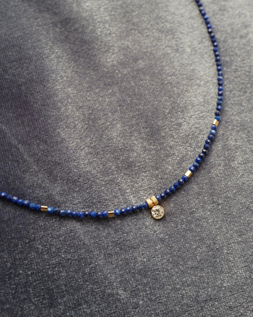 Colier Lapis Lazuli cu accente din aur filat gold filled